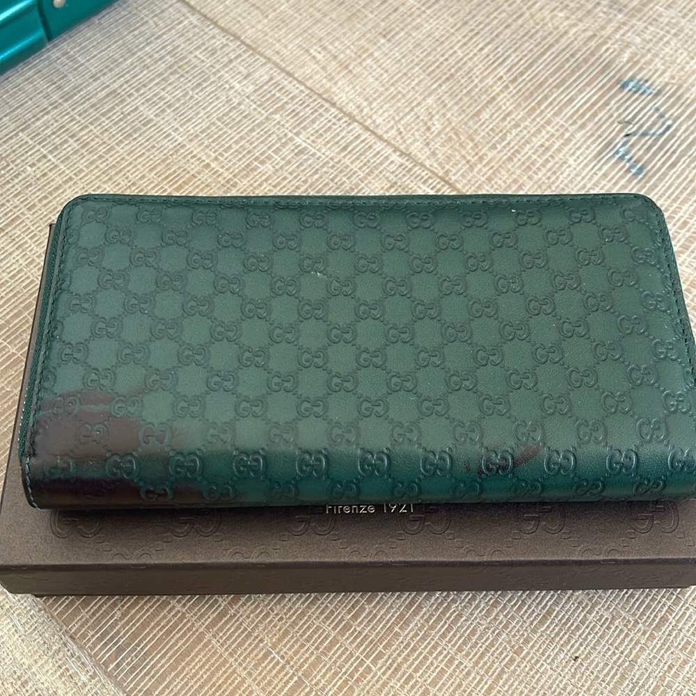 gucci zip wallet